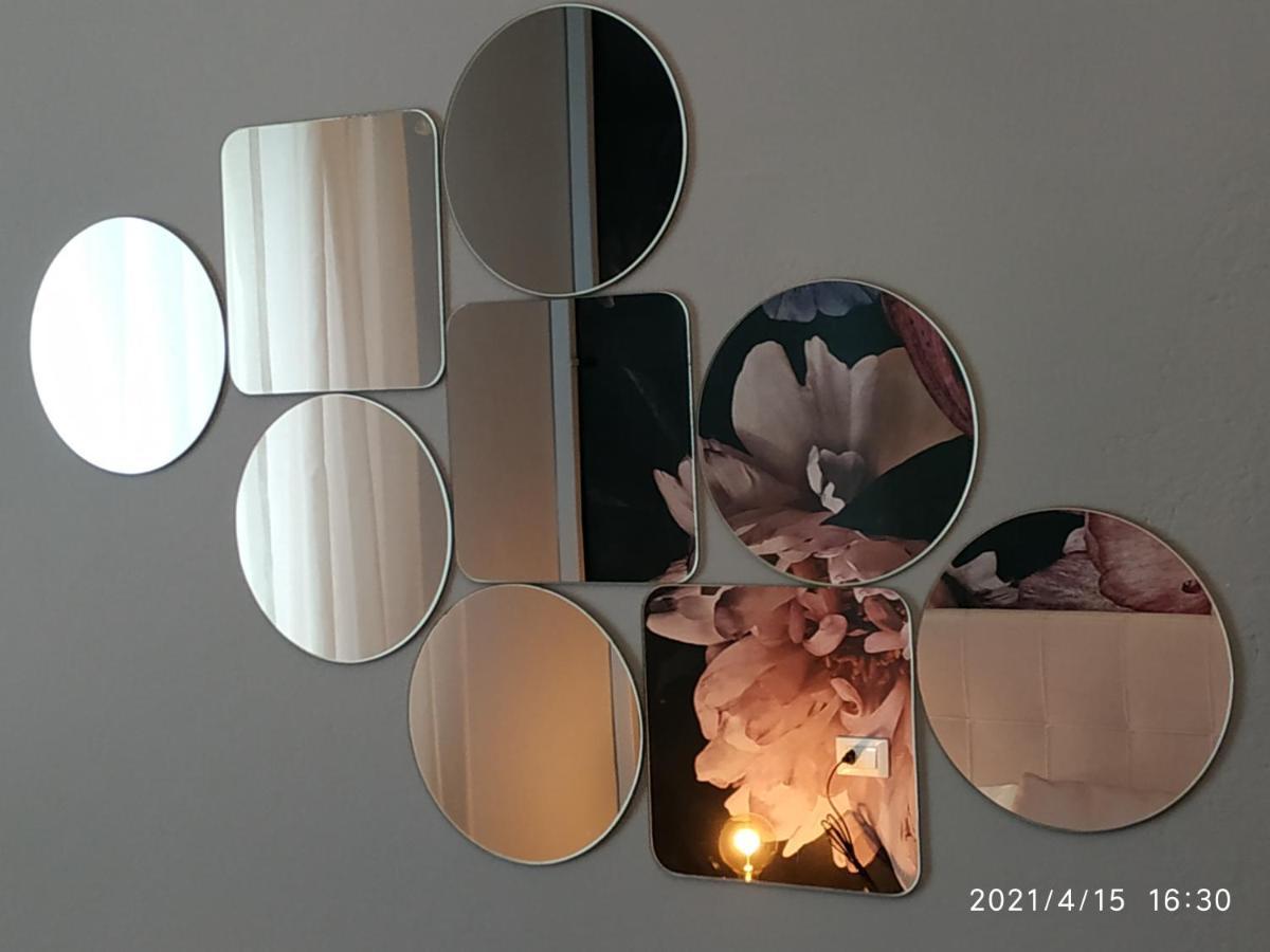 Aurora Flowers - Two Rooms And Free Parking Near Center And Train Station Модена Экстерьер фото